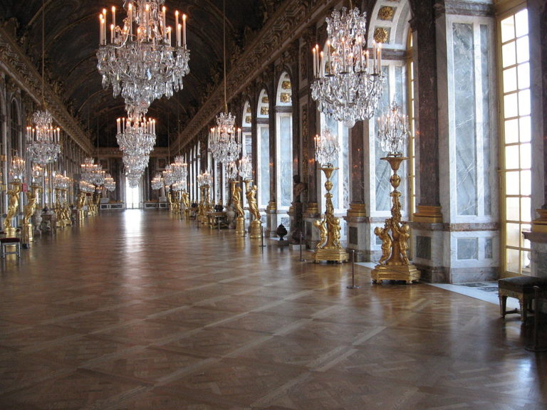 ル・ブラン　ベルサイユ宮殿　鏡の間　シャンデリア