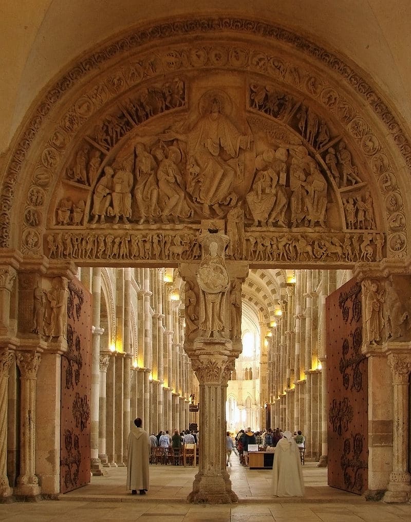 セント＝マドレーヌ大聖堂　浮彫　