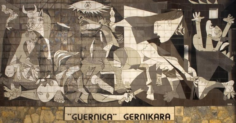 ピカソ　ゲルニカ　壁画　